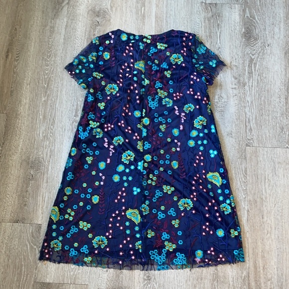 Tahari Floral Embroidered Navy blue Dress size 8 wedding shower guest - Picture 7 of 8